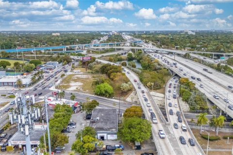 Commercial property in Miami, Florida № 1783822 - photo 28