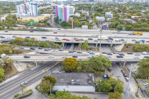 Commercial property in Miami, Florida № 1783822 - photo 9