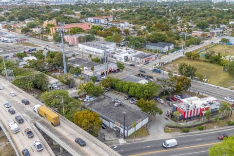 Commercial property in Miami, Florida № 1783822 - photo 12