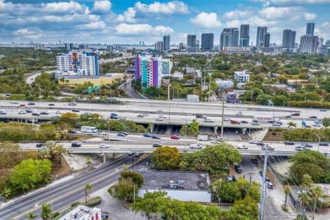 Commercial property in Miami, Florida № 1783822 - photo 19