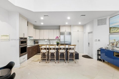 House in Sunny Isles Beach, Florida 5 bedrooms, 305.74 sq.m. № 2011785 - photo 21