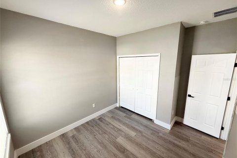Apartamento en alquiler en Lake Wales, Florida, 3 dormitorios, 93.37 m2 № 2231581 - foto 24