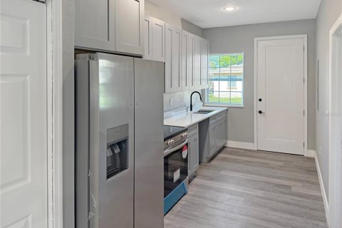 Apartamento en alquiler en Lake Wales, Florida, 3 dormitorios, 93.37 m2 № 2231581 - foto 10