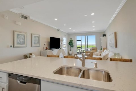 Condo in Bradenton, Florida, 2 bedrooms № 2214929 - photo 8