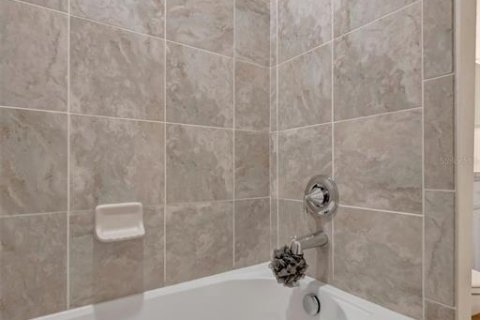 Condo in Bradenton, Florida, 2 bedrooms № 2214929 - photo 30