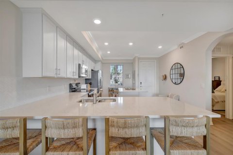 Condo in Bradenton, Florida, 2 bedrooms № 2214929 - photo 10