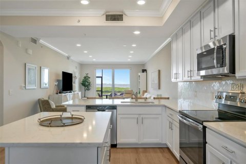 Condo in Bradenton, Florida, 2 bedrooms № 2214929 - photo 12
