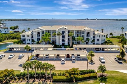 Condo in Bradenton, Florida, 2 bedrooms № 2214929