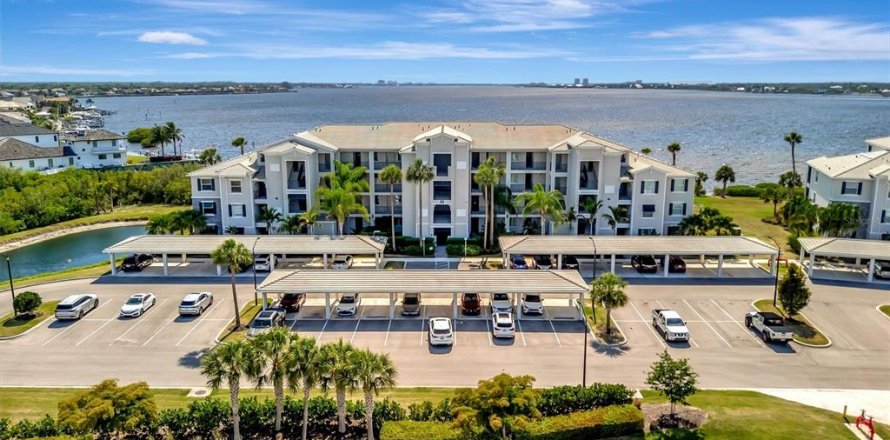 Condo in Bradenton, Florida, 2 bedrooms № 2214929