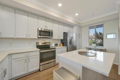 Condo in Bradenton, Florida, 2 bedrooms № 2214929 - photo 7