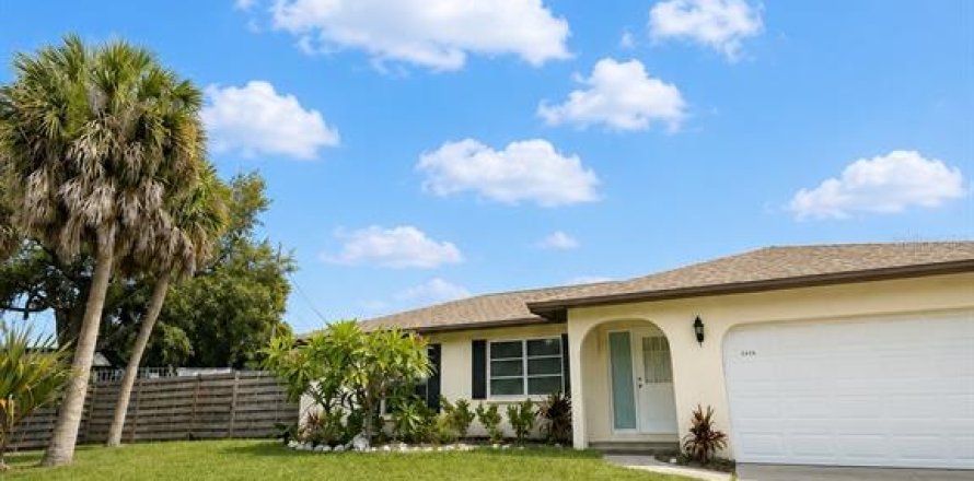 Villa ou maison à Sarasota, Floride 3 chambres, 121.79 m2 № 2222087