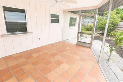 Villa ou maison à louer à Sarasota, Floride: 3 chambres, 121.79 m2 № 2222087 - photo 16