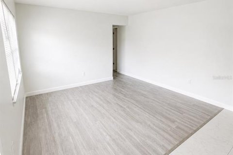 Villa ou maison à louer à Sarasota, Floride: 3 chambres, 121.79 m2 № 2222087 - photo 2