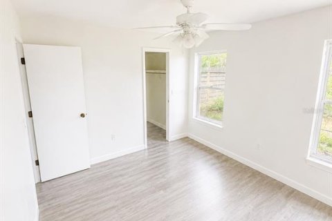 Villa ou maison à louer à Sarasota, Floride: 3 chambres, 121.79 m2 № 2222087 - photo 5