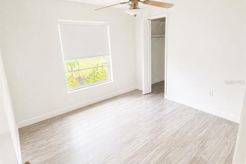 Villa ou maison à louer à Sarasota, Floride: 3 chambres, 121.79 m2 № 2222087 - photo 6