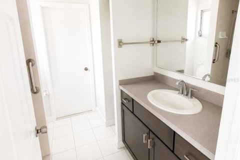Villa ou maison à louer à Sarasota, Floride: 3 chambres, 121.79 m2 № 2222087 - photo 11