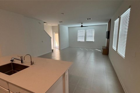 Villa ou maison à louer à Apopka, Floride: 3 chambres, 166.76 m2 № 2431123 - photo 5