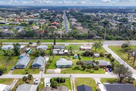 House in Englewood, Florida 2 bedrooms, 92.81 sq.m. № 1527720 - photo 22
