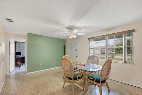 House in Englewood, Florida 2 bedrooms, 92.81 sq.m. № 1527720 - photo 8