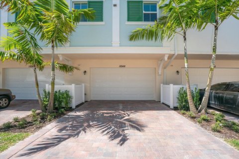 Townhouse in Palm Beach Gardens, Florida 3 bedrooms, 263.84 sq.m. № 2088192 - photo 21
