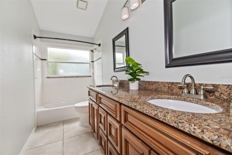 House in Odessa, Florida 5 bedrooms, 312.71 sq.m. № 2396208 - photo 28
