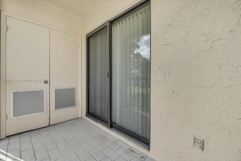 Condo in Boca Raton, Florida, 2 bedrooms  № 2043295 - photo 16