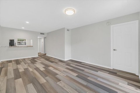 Condo in Boca Raton, Florida, 2 bedrooms  № 2043295 - photo 4