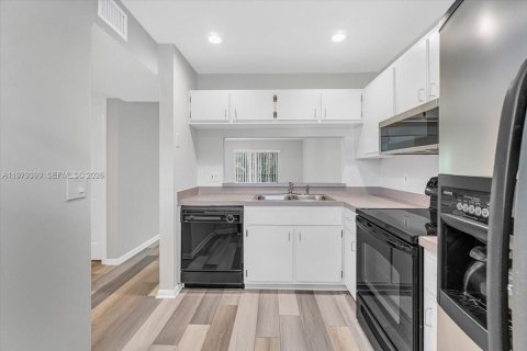 Condo in Boca Raton, Florida, 2 bedrooms  № 2043295 - photo 7