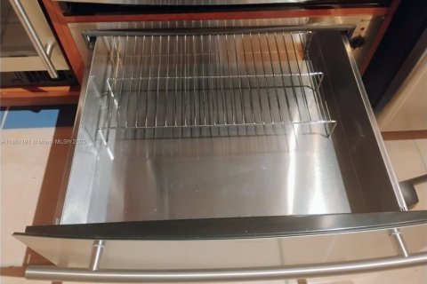 Townhouse in Hallandale Beach, Florida 2 bedrooms, 167.04 sq.m. № 1963380 - photo 23