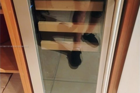 Townhouse in Hallandale Beach, Florida 2 bedrooms, 167.04 sq.m. № 1963380 - photo 20