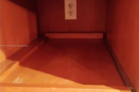 Townhouse in Hallandale Beach, Florida 2 bedrooms, 167.04 sq.m. № 1963380 - photo 26