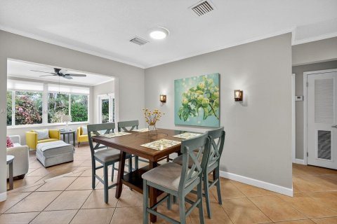 House in Oakland Park, Florida 2 bedrooms, 108.32 sq.m. № 1930673 - photo 14