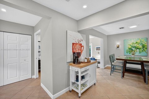 House in Oakland Park, Florida 2 bedrooms, 108.32 sq.m. № 1930673 - photo 20