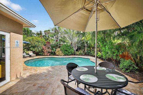 House in Oakland Park, Florida 2 bedrooms, 108.32 sq.m. № 1930673 - photo 4