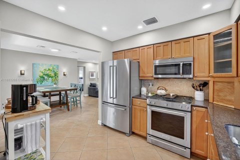 House in Oakland Park, Florida 2 bedrooms, 108.32 sq.m. № 1930673 - photo 19