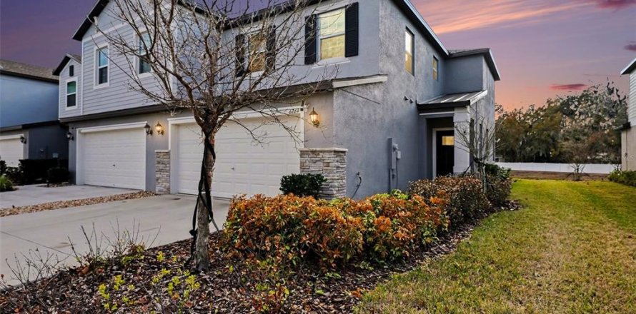 Touwnhouse à Land O' Lakes, Floride 3 chambres, 167.32 m2 № 2356239