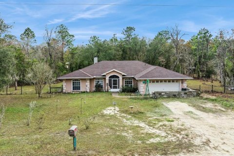 House in Williston, Florida 4 bedrooms, 228.08 sq.m. № 2135370