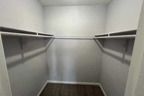 Condo in Orlando, Florida, 3 bedrooms № 2109317 - photo 13