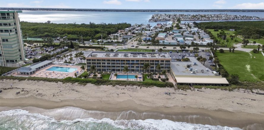 Condo in Jensen Beach, Florida, 1 bedroom  № 2180240