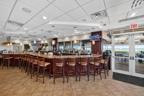 Condo in Jensen Beach, Florida, 1 bedroom  № 2180240 - photo 11