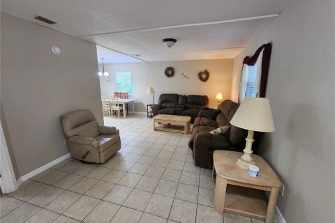 Villa ou maison à louer à New Smyrna Beach, Floride: 4 chambres, 114.64 m2 № 2386360 - photo 9