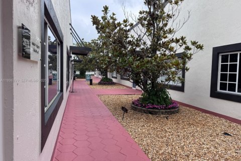 Immobilier commercial à vendre à Doral, Floride № 1994264 - photo 23