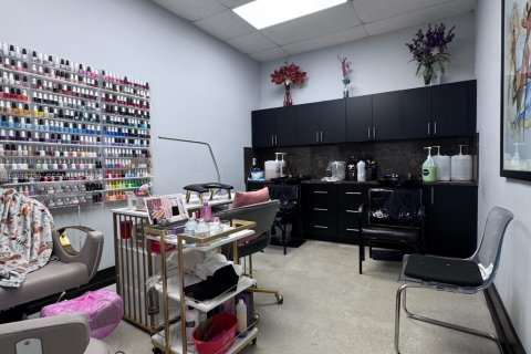 Immobilier commercial à vendre à Doral, Floride № 1994264 - photo 8