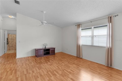 Casa en venta en The Villages, Florida, 2 dormitorios, 110.37 m2 № 1543249 - foto 12