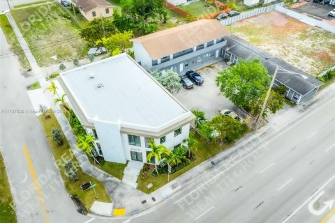 Commercial property in West Park, Florida 148.64 sq.m. № 1741702 - photo 3