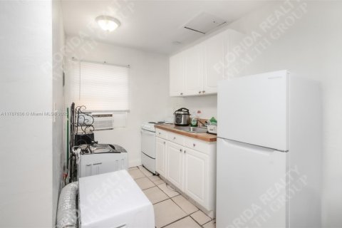 Commercial property in West Park, Florida 148.64 sq.m. № 1741702 - photo 15