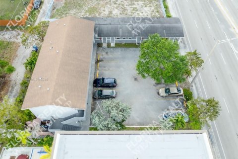Commercial property in West Park, Florida 148.64 sq.m. № 1741702 - photo 8