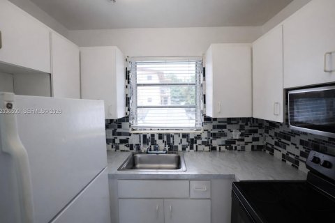 Квартира в Майами, Флорида 2 спальни, 432.74м2 № 2088263