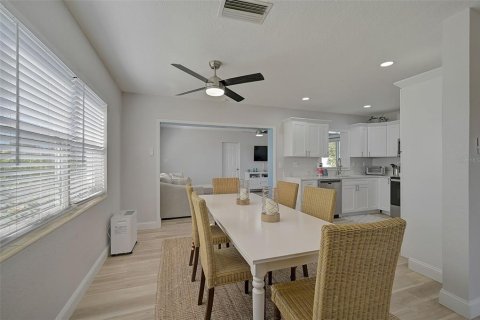 Casa en venta en Bradenton, Florida, 3 dormitorios, 138.98 m2 № 1870418 - foto 11