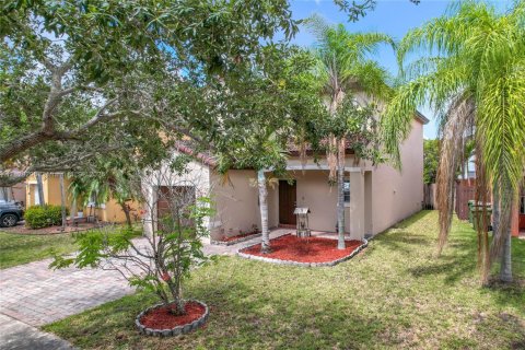 House in Homestead, Florida 3 bedrooms, 174.1 sq.m. № 1804320 - photo 3